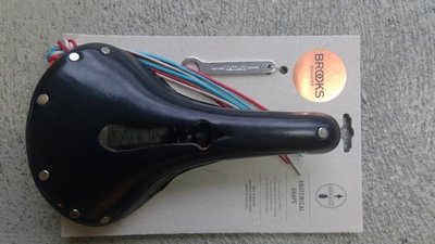 Brooks B17