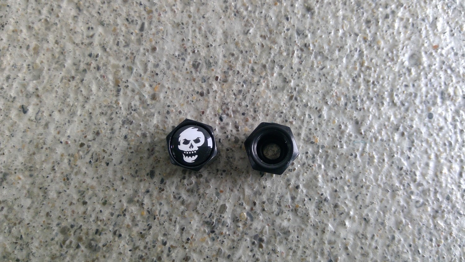 Ventilkappen Schrader Totenkopf schwarz 1Paar