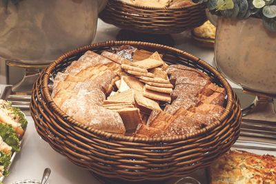 Crackers & Crunchies