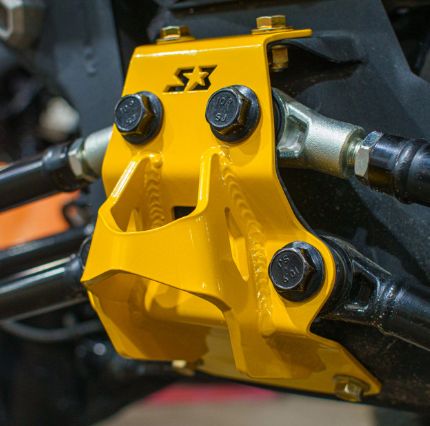 Can-Am Maverick R Pull Plate
