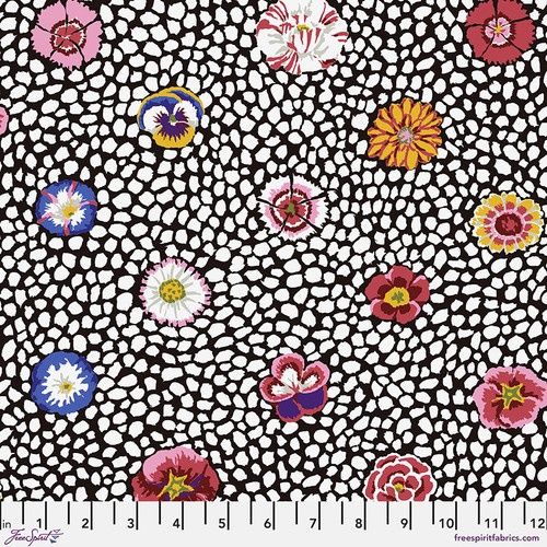 Guinea Flower - White Fat Qtr