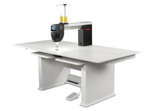 BERNINA Q20 on Koala Table