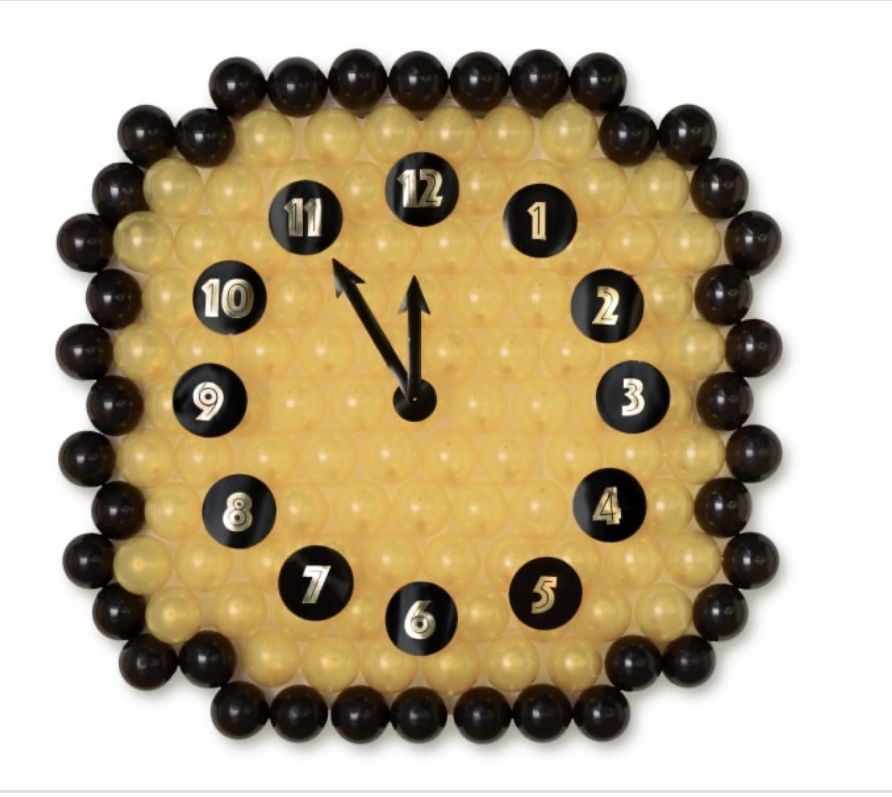 New Year&#39;s Eve Countdown Clock Sculpted Balloon Backdrop, Multicolor, Set of 166 Pieces