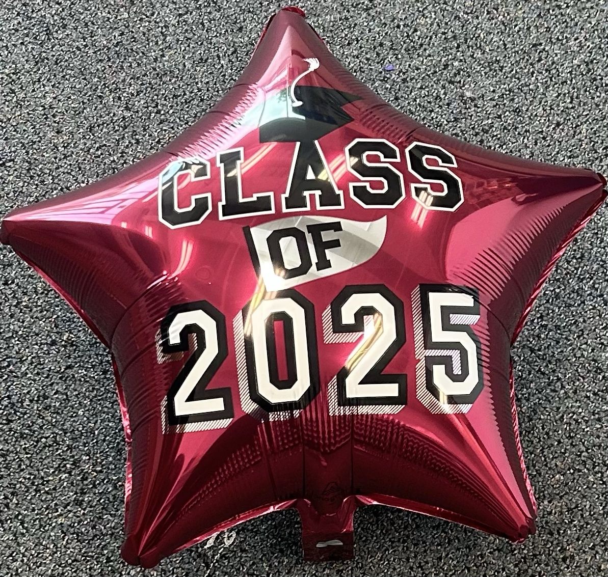 Burgundy Class Of 2025 Graduation 18&#39;&#39; Balloon