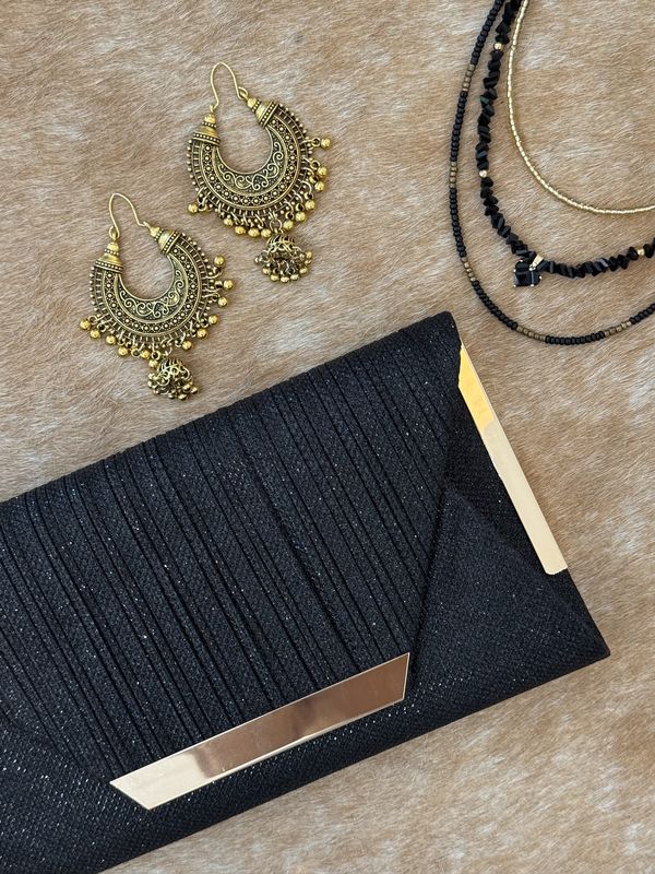 Fashionably Late Clutch