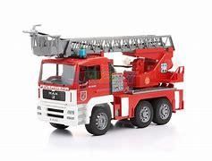 BRUDER 02771 - CAMION DE POMPIER AVEC ÉCHELLE, LUMIÈRES ET SONS