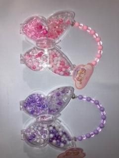 PERLES POUR BIJOUX DANS UNE BOITE PAPILLON