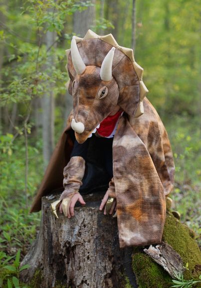 COSTUME CAPE TRICERATOPS