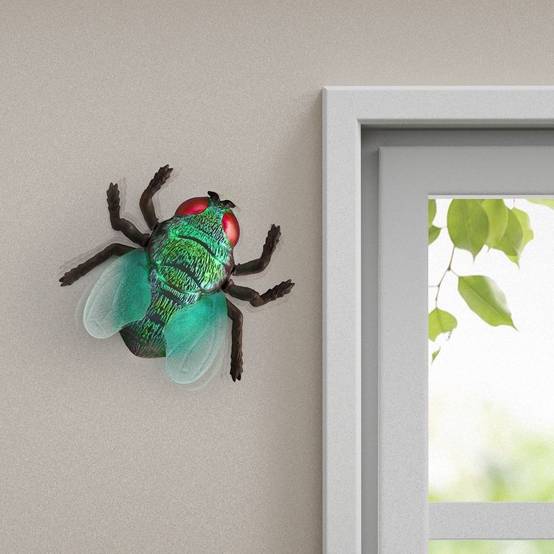 MOUCHE GRIMPANTE TÉLÉCOMMANDÉE