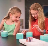 TOKIDOS - PLAYCUBE CONSOLE AVEC 3 JEUX 5 À 8 ANS)