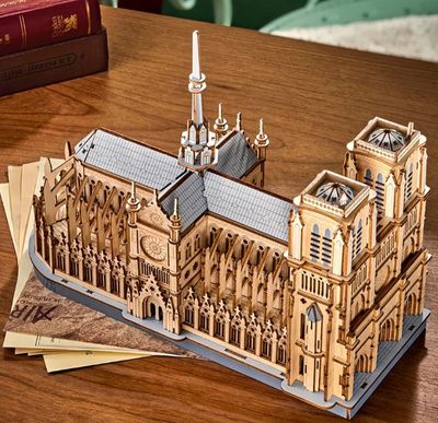 UGEARGEEK - CATHÉDRALE NOTRE DAME DE PARIS