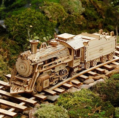 UGEARGEEK - LOCOMOTIVE À VAPEUR