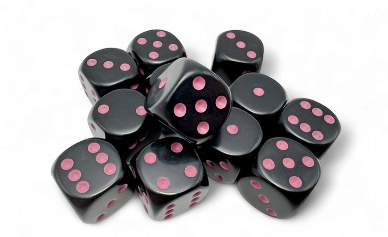Ensemble de 12 dés 6 faces 16 mm - Noir/Rose