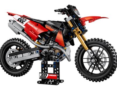 Lego Technic 42238 - La moto Ducati Desmo450 MX Factory
