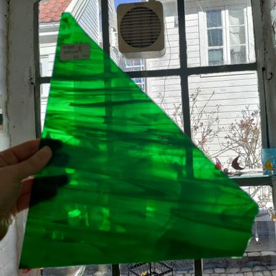 Dark Green/White, wispy avkapp