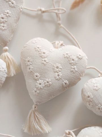 Girlande Love