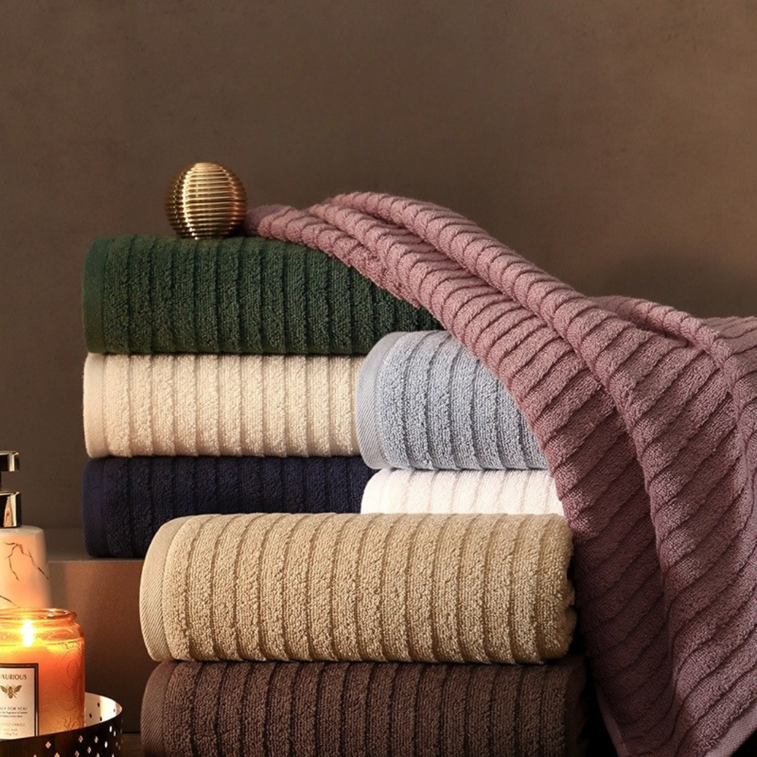 50 x Bathroom &amp; Cloth Package - 200 Towels, 200 Hand Towels, 200 Face Washers, 100 Bathroom Mats, 100 Laundry Hampers, 50 Bathroom Sets, 500 Kitchen Dish Towels, 500 Cloths - USD 275 per package