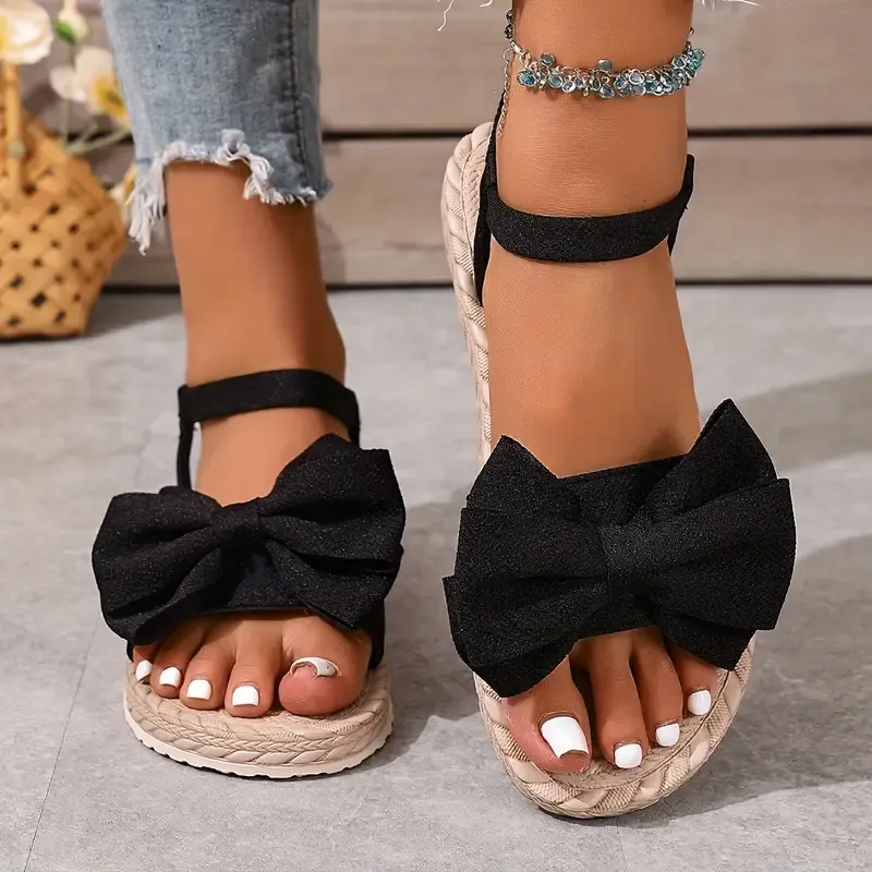 Flat Sandals with Large Bow