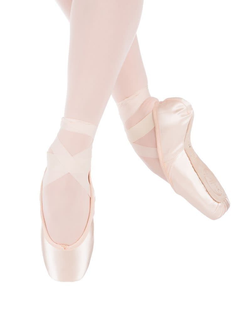 SPOTLIGHT POINTE SHOE