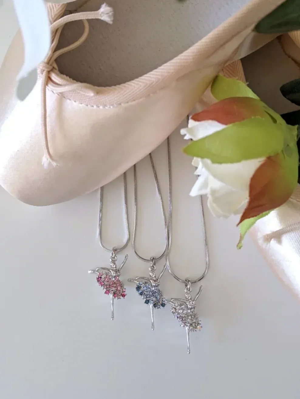 ADS512 BALLERINA NECKLACE FRONT