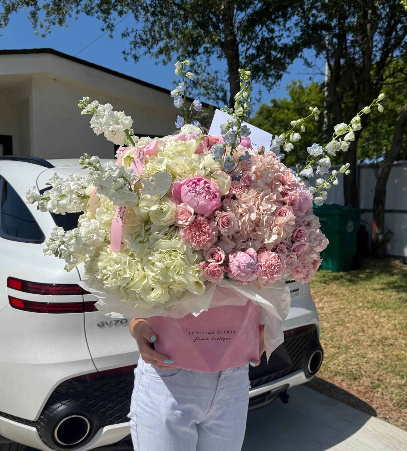 Luxurious floral box arrangement with peonies, hydrangeas, and pink accents – Je T’aime Fleurs Miami &amp; Naples
