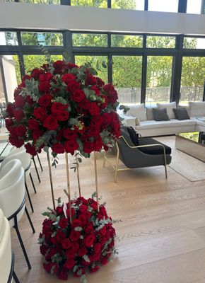 Luxury floral stand with red roses, spray roses, and eucalyptus – Je T’aime Fleurs Miami &amp; Naples
