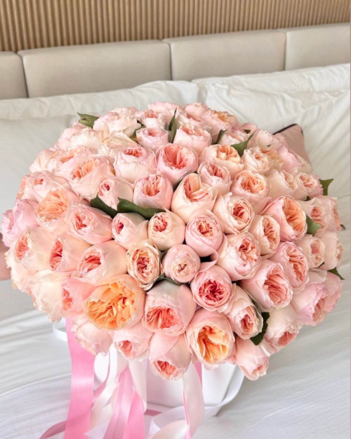 Bouquet of blush and peach garden roses – Je T’aime Fleurs Miami
