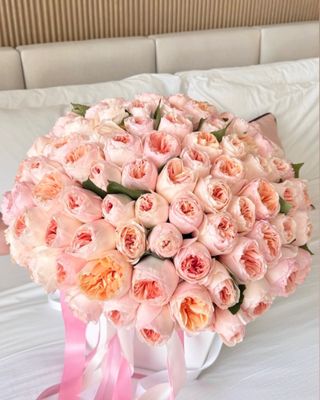 Bouquet of blush and peach garden roses – Je T’aime Fleurs Miami

