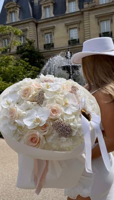 White &amp; blush rose bouquet with orchids and hydrangeas, crystal accent – Je T’aime Fleurs Miami
