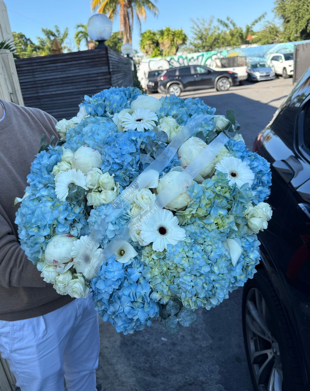Luxury bouquet with blue hydrangeas, white peonies, calla lilies, gerberas and eucalyptus – Je T’aime Fleurs Miami &amp; Naples