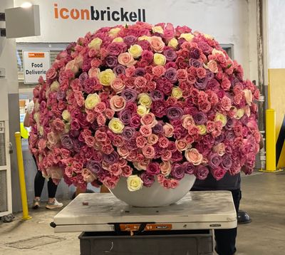 Oversized dome-shaped floral composition “Grandeur” with mixed premium roses – Je T’aime Fleurs Miami &amp; Naples
