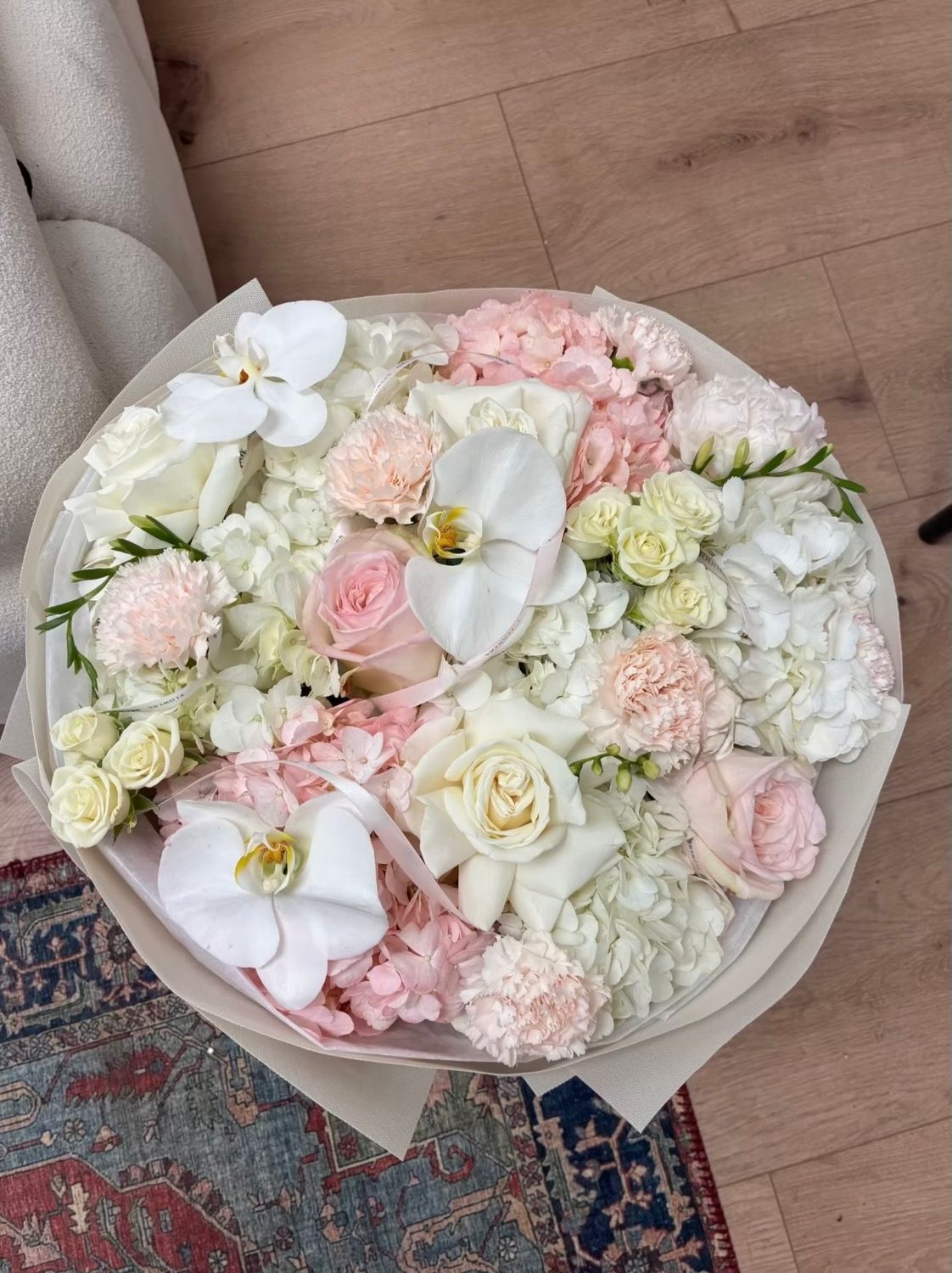 Romantic mixed flowers bouquet for gift delivery Boca Raton
