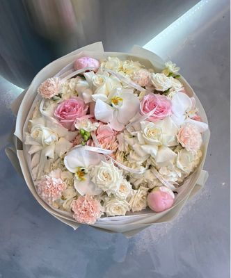 Stylish graduation flower gift Boca Raton same day delivery
