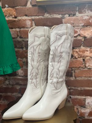Ainsley White Embroidered Cowboy Western Boot