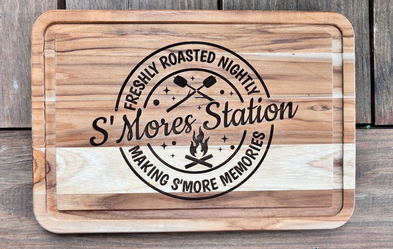 Cutting Board  - S&#39;mores Station