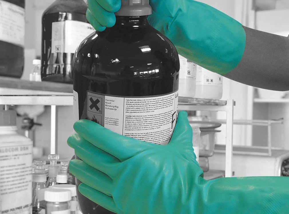 NITRILE CHEMICAL GLOVE