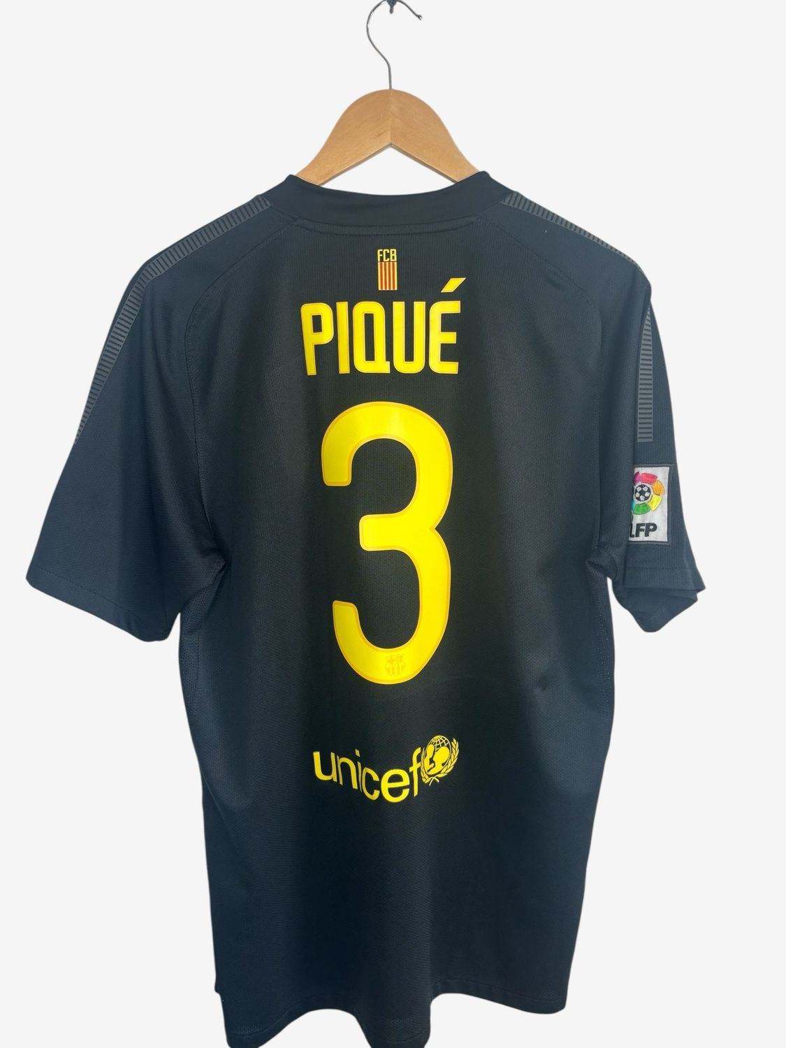 FC Barcelona Away 2011/2012 Piqué ( L )
