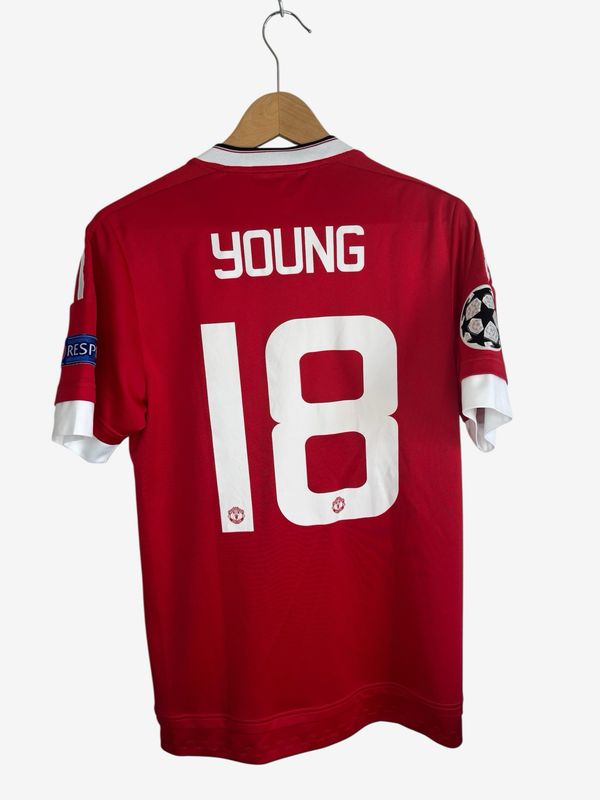 Matchworn/Issued Manchester United Home 2015/2016 Young ( 5 )