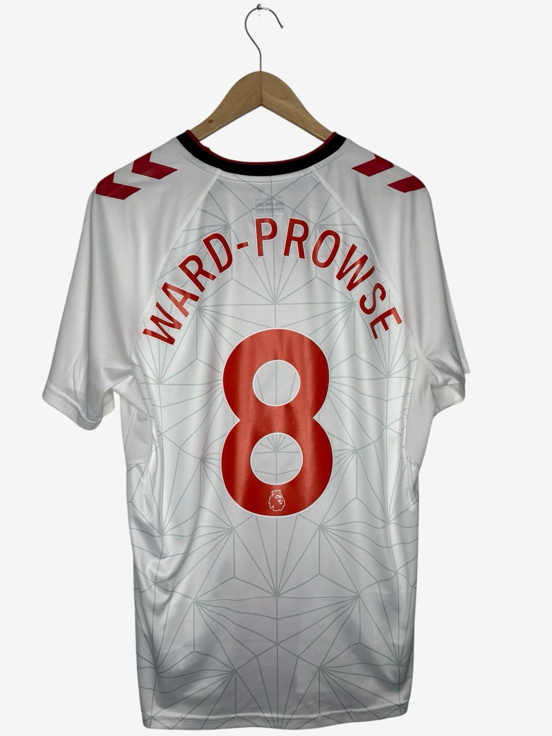Southampton Home 2022/2023 Ward-Prowse ( L )