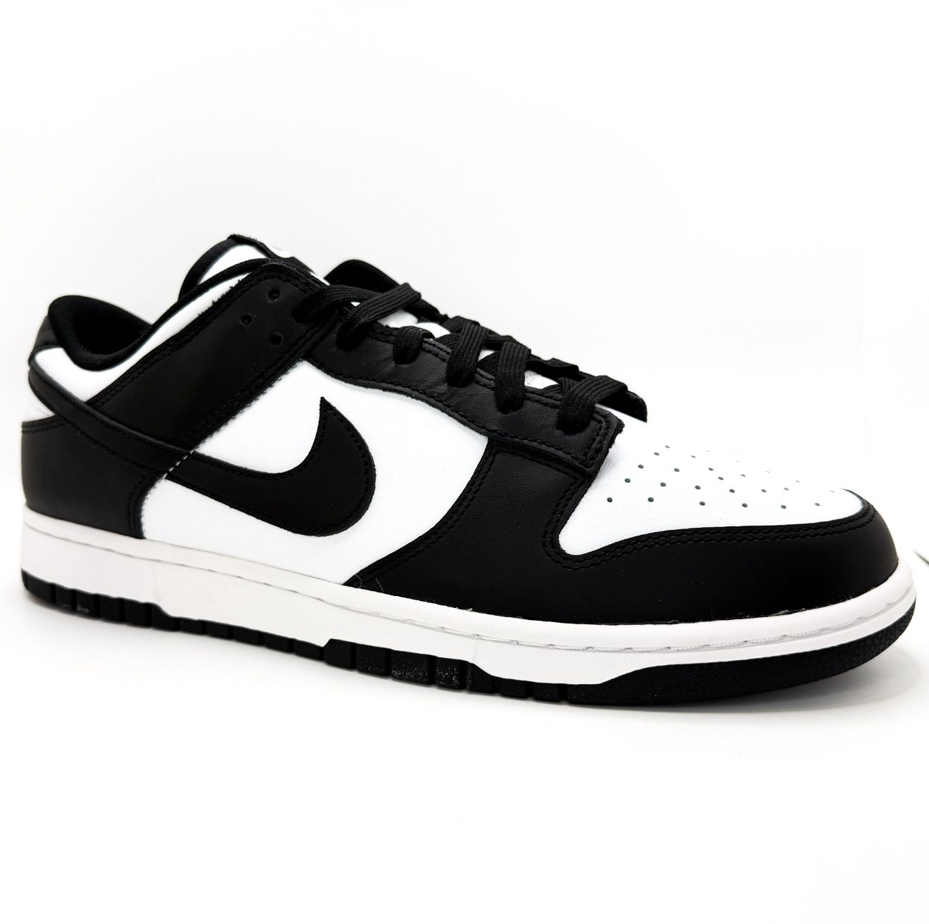 Nike Dunk Low Panda, Size: 9.5