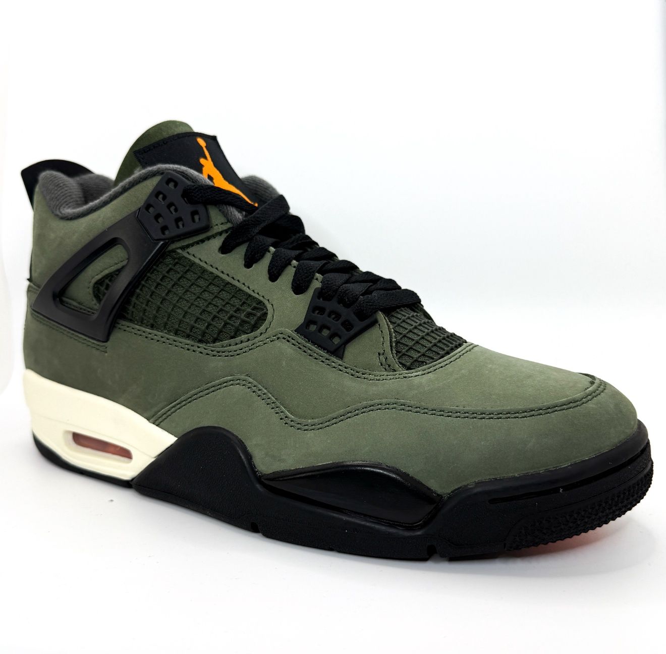 Jordan 4 Undefeated (2025), Size: 10.5