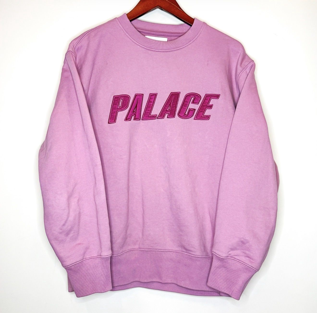 Pre-Owned Palace Pink Logo Crewneck, Size: M