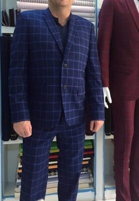 Men Blue check Suit, Size 43 regular, pant waist 34