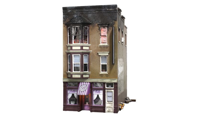 Betty&#39;s Burning Building - HO