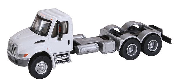 International(R) 4300 Dual-Axle Cab &amp; Chassis