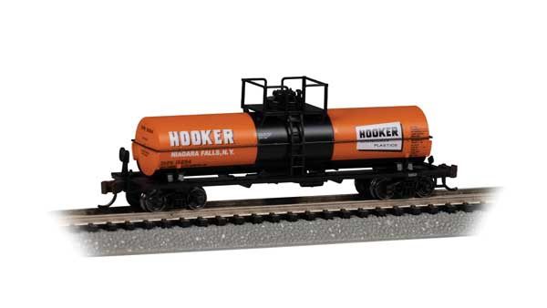 Chemical Tank Car with Large Dome, Select: Hooker Chemicals SHPX #15864