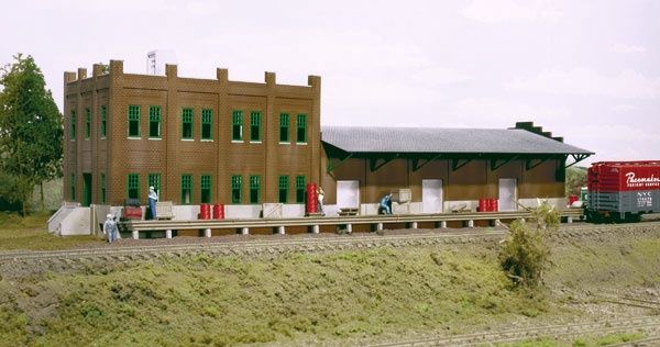 Water Street Freight Terminal -- Kit - 20-1/2 x 6-1/4&quot;  52 x 15.8cm