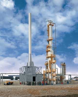 United Petroleum Refining -- Kit - 13-1/2 x 8-1/4 x 15&quot;  34.3 x 21 x 38.1cm