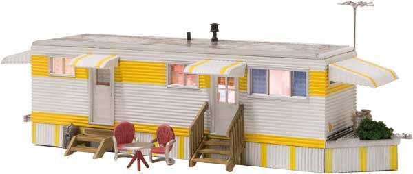 O Scale Lighted -  Sunny Days Trailer with Lights