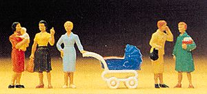 Pedestrians -- Group of Women pkg(5) HO